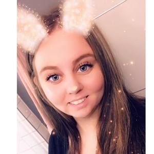 Meet your Posher, Courtney